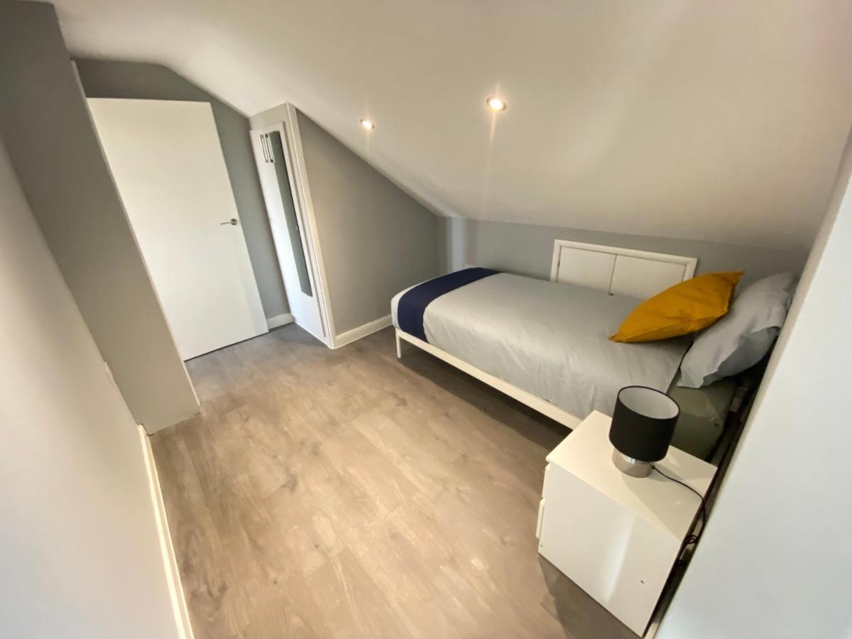 Stunning 1 Bedroom Flat In Wood Green 런던 외부 사진