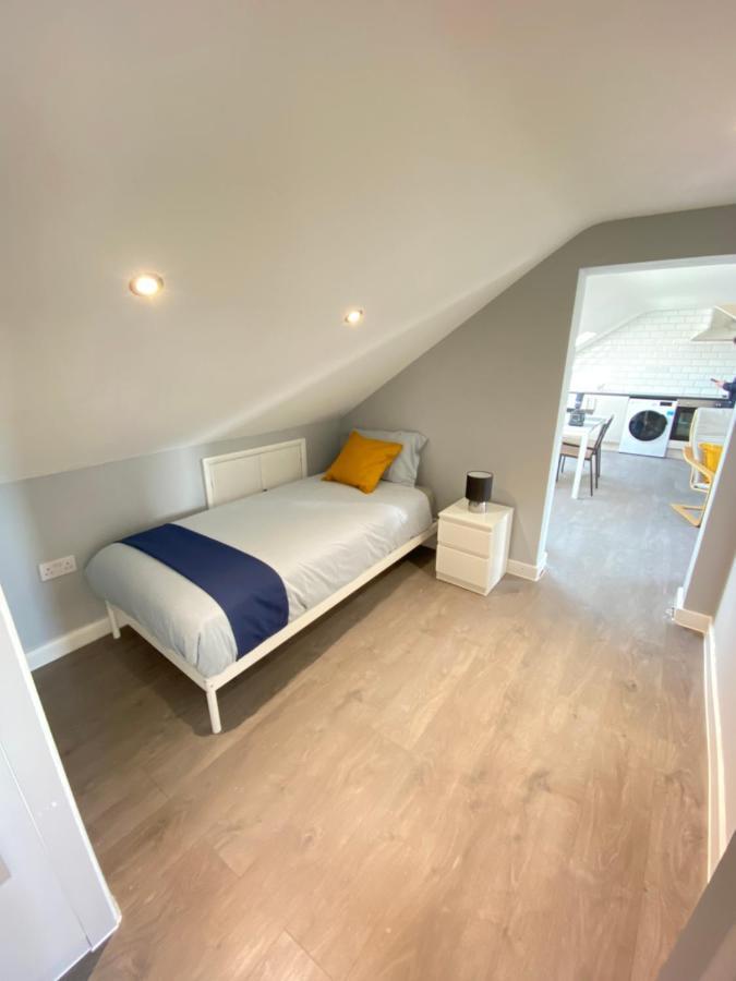 Stunning 1 Bedroom Flat In Wood Green 런던 외부 사진