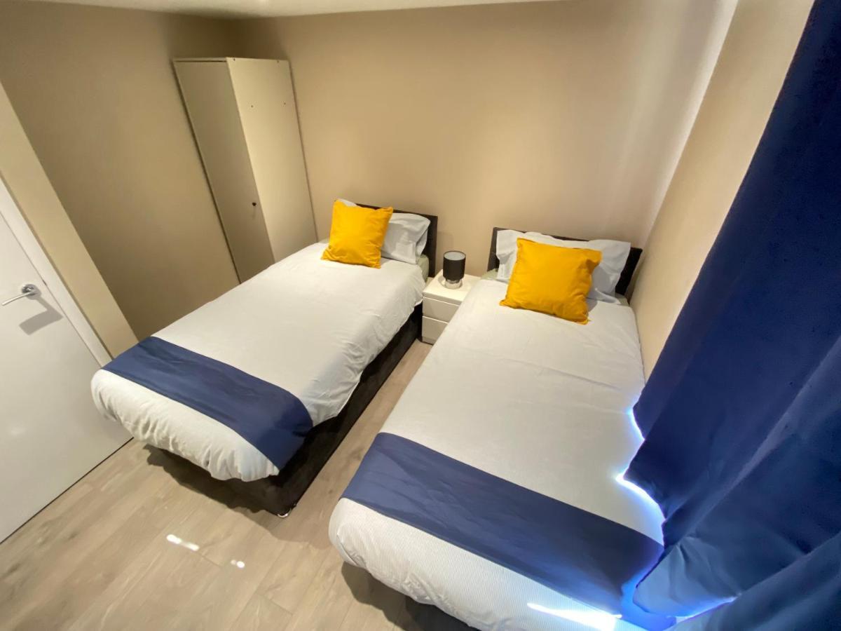 Stunning 1 Bedroom Flat In Wood Green 런던 외부 사진
