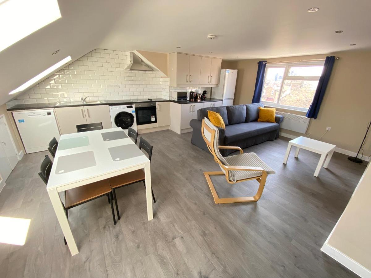 Stunning 1 Bedroom Flat In Wood Green 런던 외부 사진